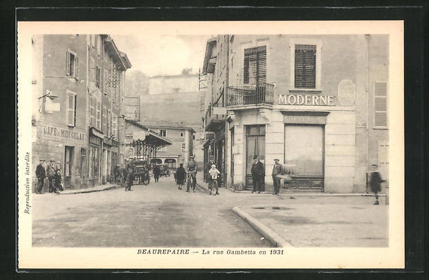 CPA Beaurepaire, La Rue Gambetta en 1931, Cafe du Midi Gelas