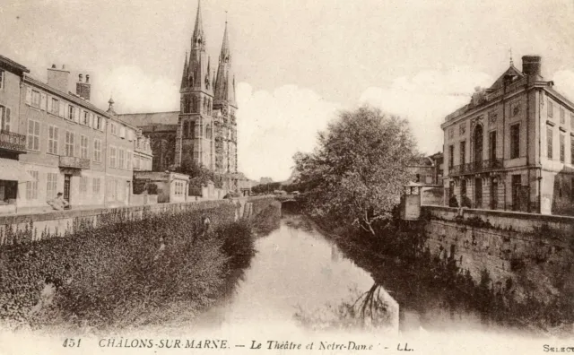*22566 cpa Chalons sur Marne - the theatre and Notre Dame