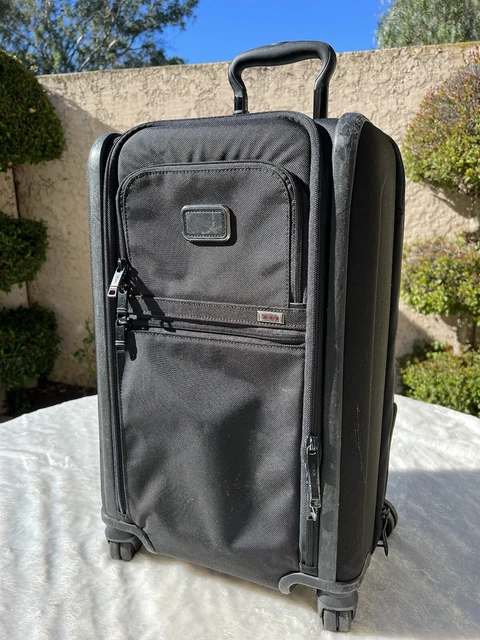 TUMI Alpha 3 International Dual Access 4 wheeled Carry On Suitcase black Spinner