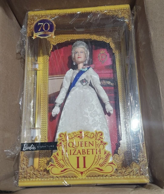 BARBIE QUEEN ELIZABETH II Signature Platinum Jubilee Doll 100