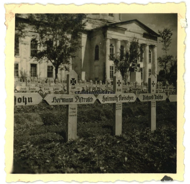 ORIG. FOTO GRAB 18.PD Soldat Friedhof an orthodoxe Kirche SCHISDRA