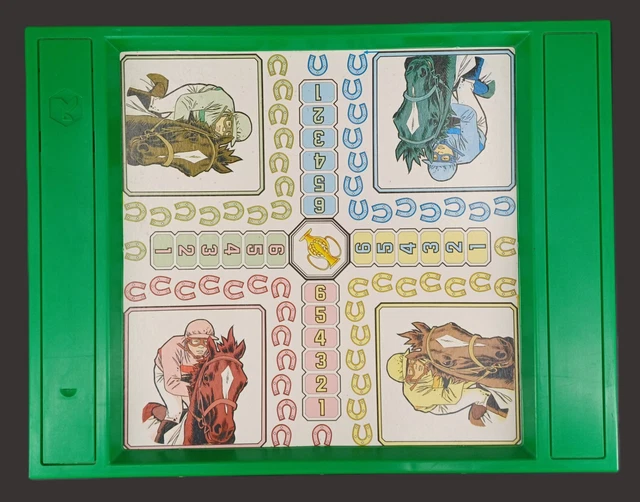 Tableau De Jeu Petits Chevaux Ancien – Recto, Jeu De Dames Au Verso, En Carton