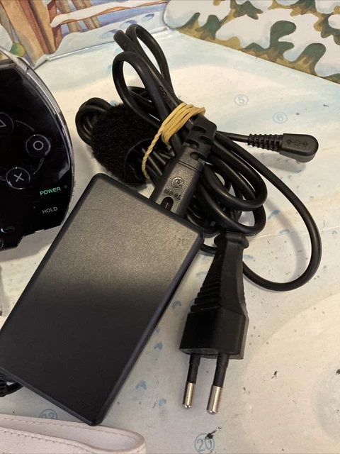 CONSOLE PSP 1000 Noire Et 1 Chargeur Sony Psp 3