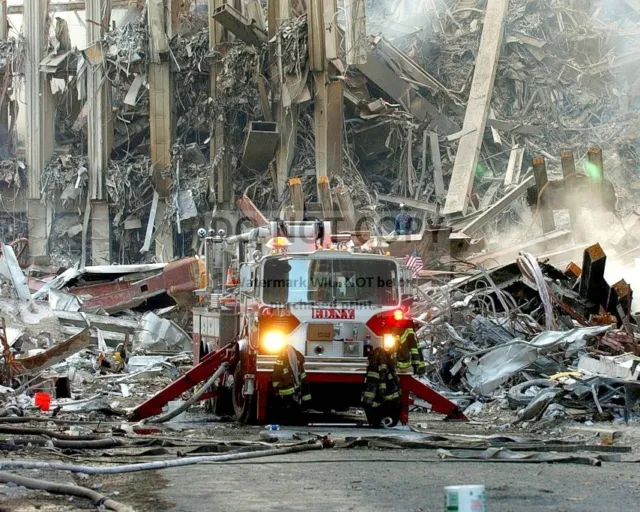 Fdny Fire Engine @ World Trade Center After September 11 - 8X10 Photo (Ab-837)