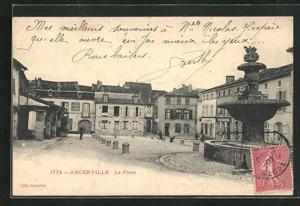 CPA Ancerville, La Place, vue partielle avec commercesn et fontaine 1907
