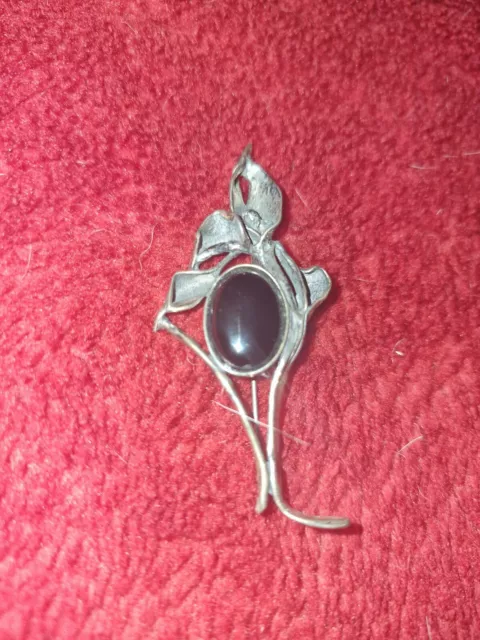 A Beautiful Art Nouveau Silver And Black Stone Brooch