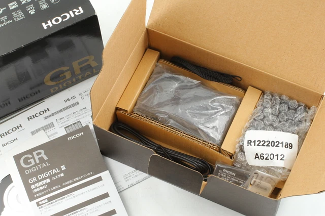[Top MINT in Box] SH:240 Ricoh GR DIGITAL III 10.0MP Digital Camera From JAPAN