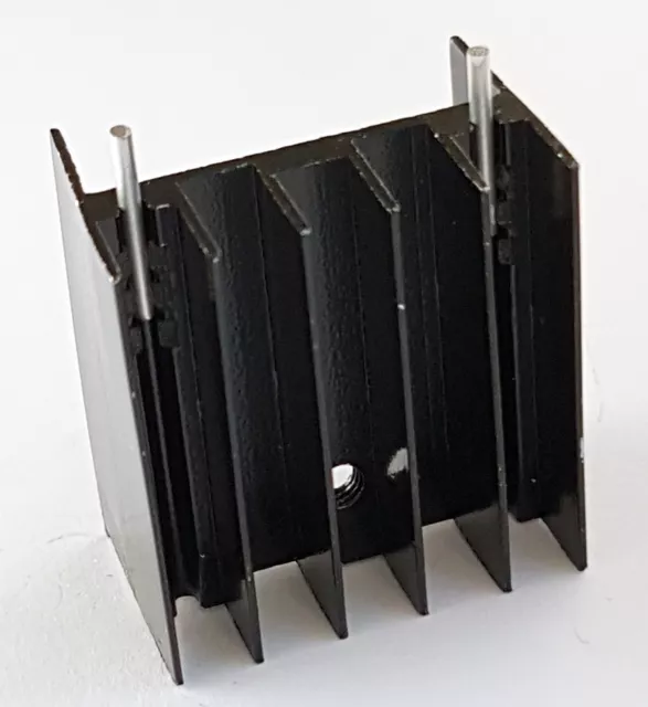 TO220 heatsink, vertical PCB mount, black anodised aluminium, T0220  –ref:796