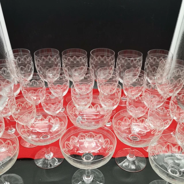Certainly Choisy Le Roi Xixeme Engraved Antique Crystal Service Part