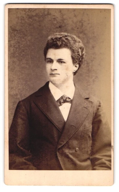 Fotografie Anton Maier, München, Kaufingerstrasse 9 /III, Portrait junger Herr