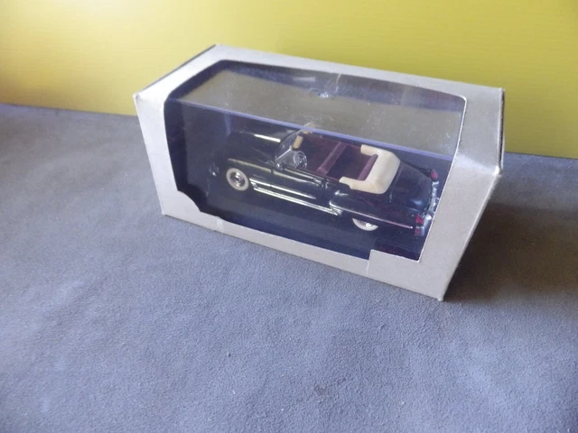 A Dinky Supertoys No. 918 Guy van, second type, 'Ever Ready', within a