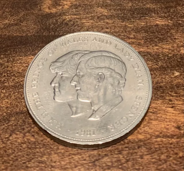 1981 Prince Of Wales And Lady Diana Spencer - Commemorative Coin