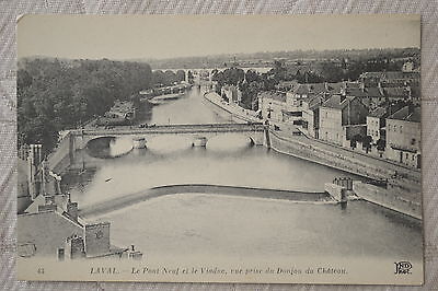 CPA " LAVAL - Le Pont Neuf et le Viaduc, vue prise du Donjon du Château