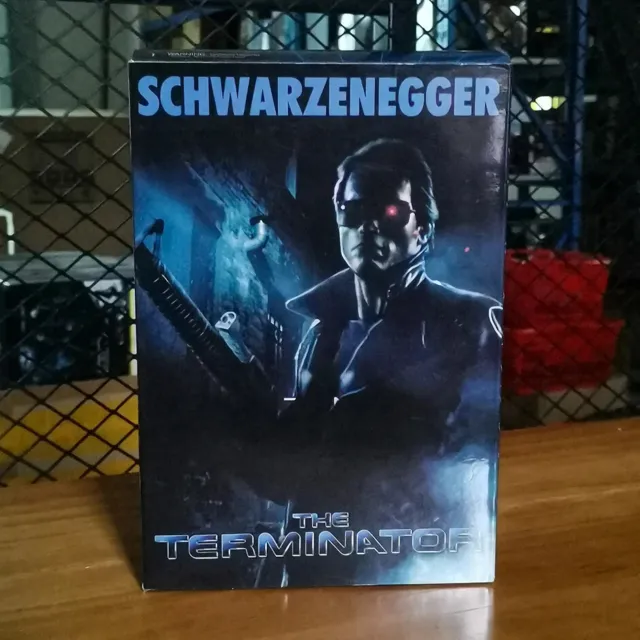 NECA Terminator Ultimate T-800 Tech Noir Schwarzenegger 7'' Action Figure