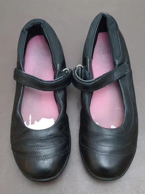 Clarks Girls Black School Shoes Size 1 1/2 F