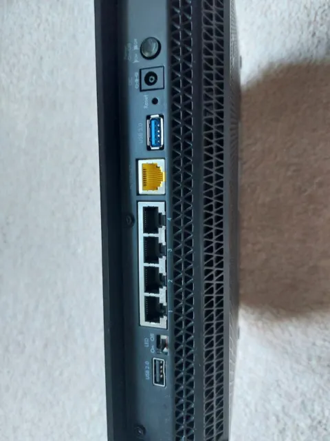 Netgear Nighthawk X6 R8000 router WiFi intelligente tri-band AC3200  3