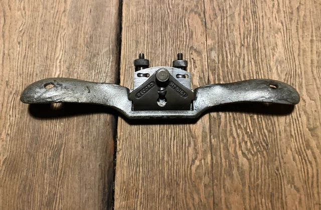 VINTAGE RECORD No 0151 CURVED SOLE ADJUSTABLE SPOKESHAVE CARPENTERS OLD TOOLS