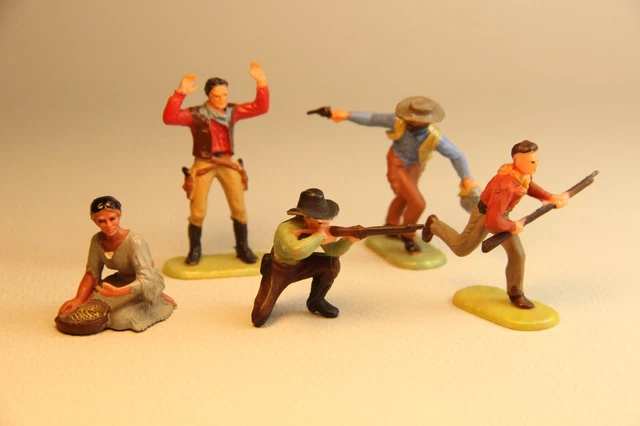 ELASTOLIN 4 cm, cinq figurines Far West. No STARLUX CLAIRET.