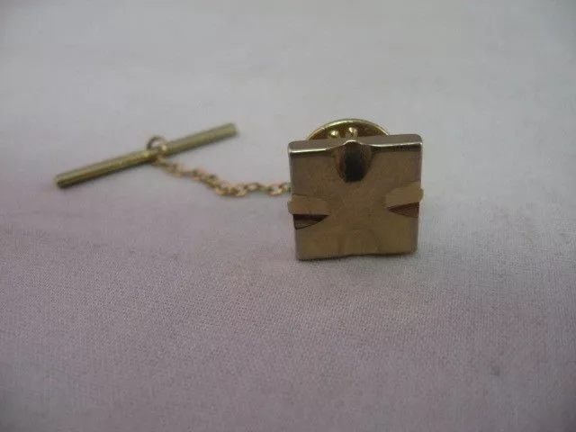 Vintage Men's Tie Tack Lapel Pin: Gold Tone Square Stylized Flower Indented Ends