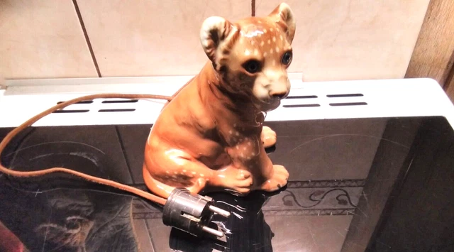 SCHÖNER ALTER RAUCHVERZEHRER LÖWENBABY 18cm FUNKTIONIERT
