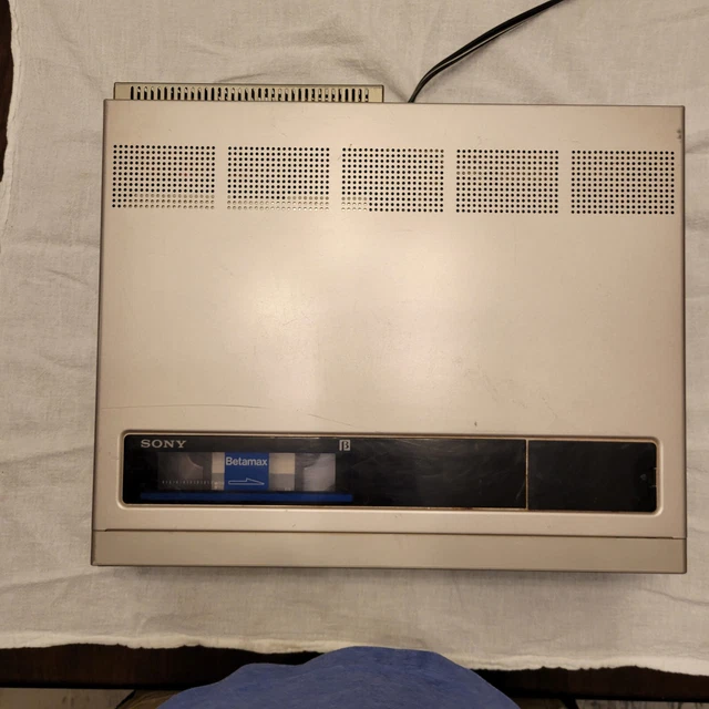 VINTAGE SONY BETAMAX SL20 VCR Video Cassette Recorder For Parts or Not