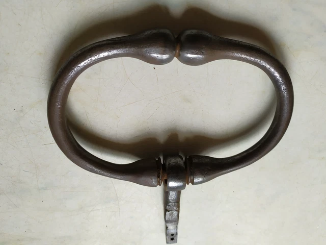 ANCIEN ANNEAU PITON Attache Chevaux Fer Forge Ancienne Quincaillerie EUR 9,00 - FR