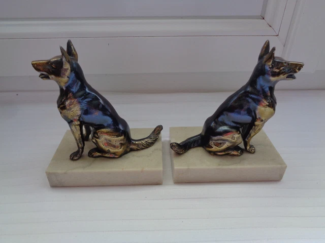 Serre-livres sculpture allemande en forme de chien de berger par Louis-Albert Carvin En vente