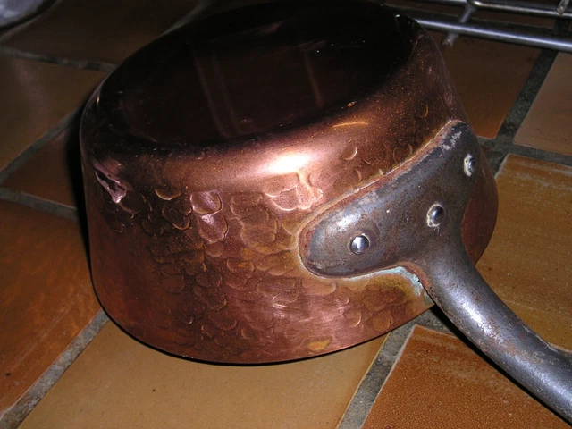 Grande Casserole En Cuivre Martelé - Simon Paris - Batterie De Cuisine Française Vintage