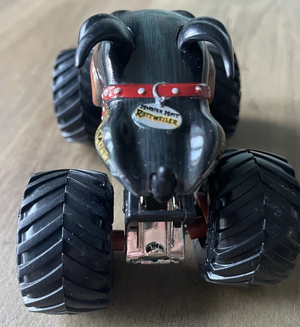 HOT WHEELS MONSTER Jam Monster Truck Monster Mutt Rottweiler 1:64 Rare ...