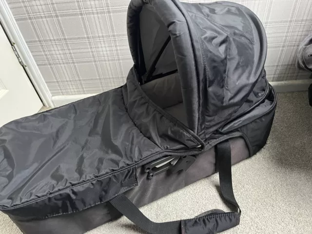 Baby jogger city mini carrycot missing the adapters