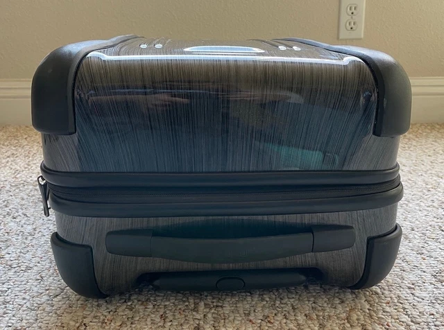TUMI Vapor International Carry On 4-Wheel 28020D Suitcase Luggage Black/Grey 17