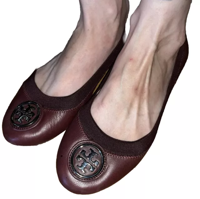 Stunning TORY BURCH Caroline 2 Ballet Flats Shoes Cabernet / Gunmetal Logo-Sz 8 2