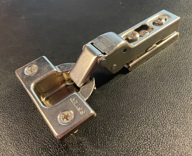GRASS 1006 Full-Overlay Slide-On Hinge – 120° Self-Closing, Nickel Plated