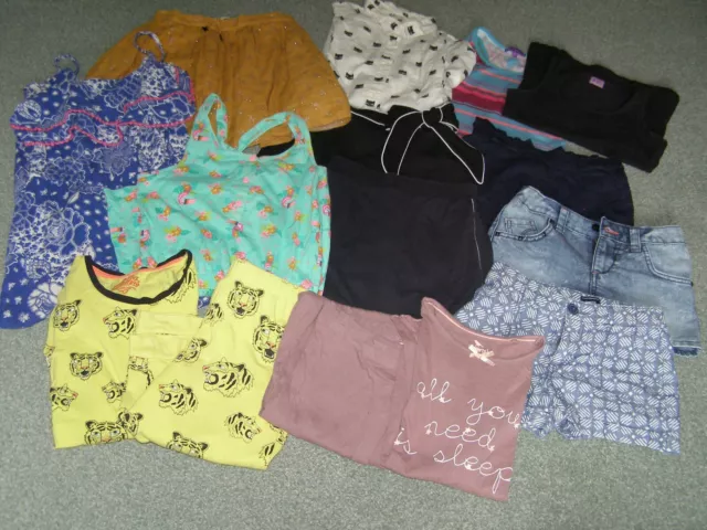 Pacchetto di abiti estivi per ragazze età 7-9 Gap Zara H&M pigiami pantaloncini pantaloni denim 2