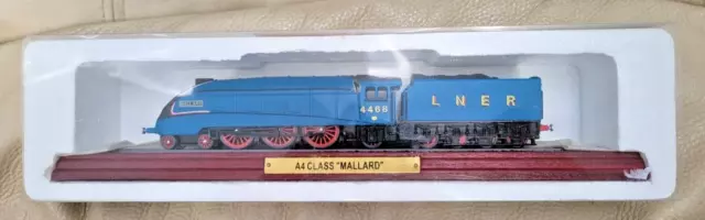 Atlas Edition Static Model Train  And Tender A4 Class Mallard 4468 .