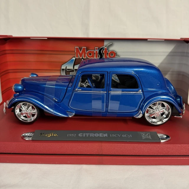 Citroën 15CV Traction Avant , 1:18 by Maisto