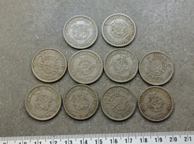 Lote 10 Monedas 5 Escudos Mozambique Portugal REF06422J