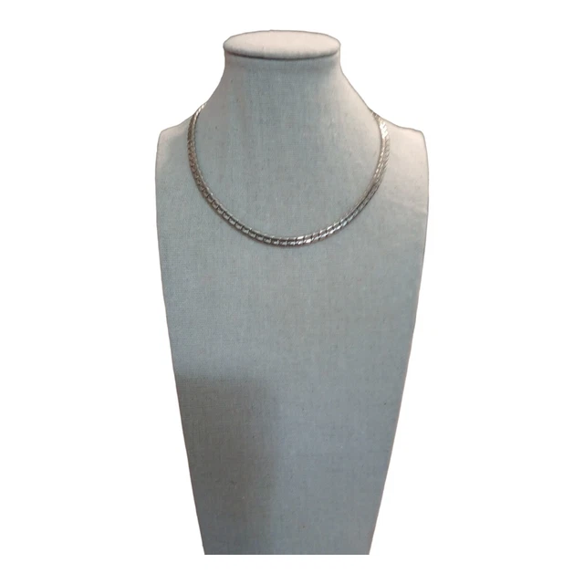 VINTAGE SIGNED CORO PEGASUS Stunning Silvertone Necklace Excellent Condition....