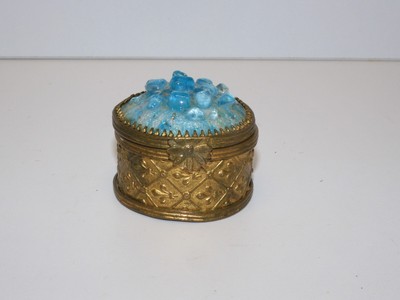 LYS *PETITE BOITE A PILULES LAITON Doré Déco FLEURS de LYS Couvercle émail Bleu D 