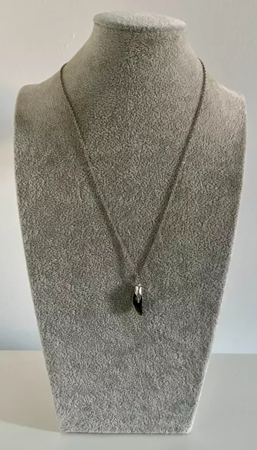 Agate Pendant Necklace With Silver Tone Chain