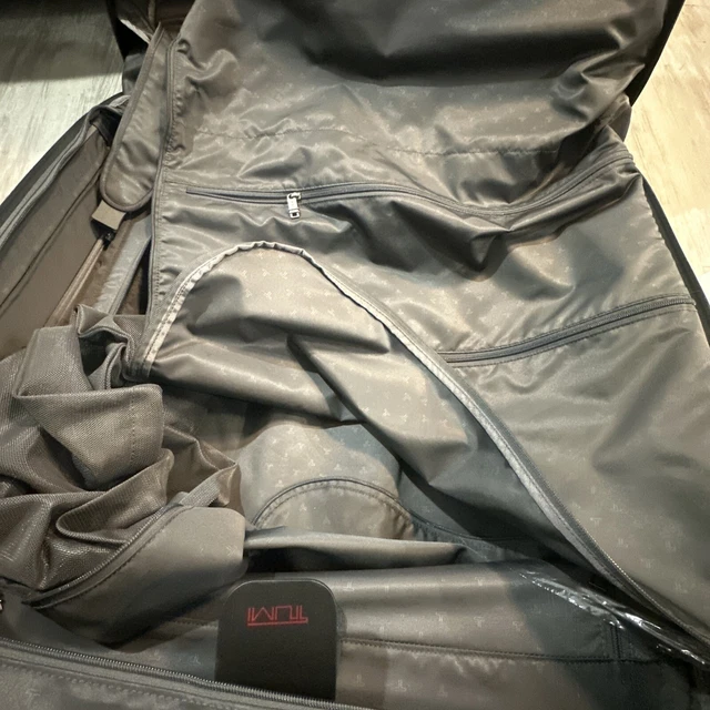 Tumi 22032D4 Alpha 24" Extended Stay 2 Wheeled Garment Bag Suitcase Black Read!! 3