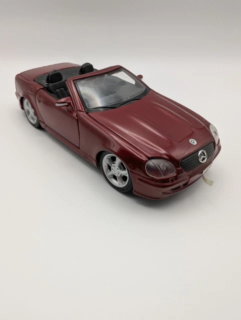 Maisto 1/24 Scale Diecast 4821H - 1989 Mercedes Benz 500SL