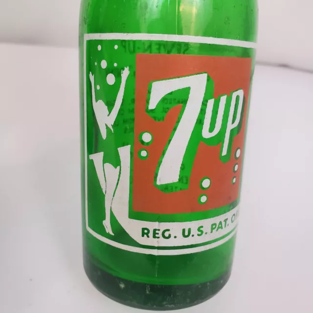 VTG 7UP Waterloo Iowa Bubbles Swimsuit Pop Soda Beverage Green Glass Bottle
