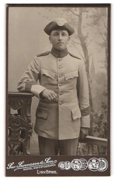 Fotografie Sw. Swensson & Son, Linköping, Storgatan 34, Schwedischer Soldat in