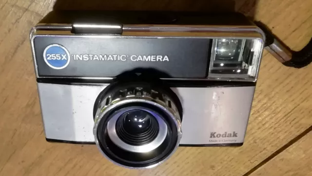 APPAREIL PHOTO ARGENTIQUE VINTAGE ANCIEN KODAK INSTAMATIC 255X - Allemagne 1971