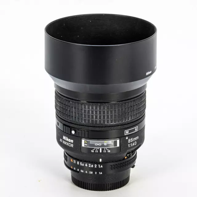Nikon AF 85 mm/1,4 D (INKL. HN-31) Objektiv