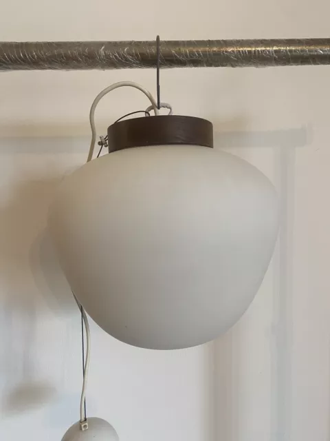 Lampada a sospensione in teak e vetro opalino di Bent karlby ,Danimarca anni 60