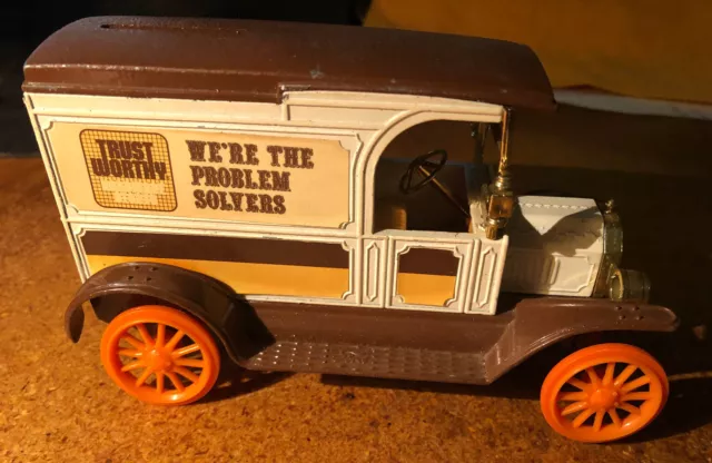 Ertl Diecast Trust Worthy Hardware 1917 Ford Model T Van Bank  1:25