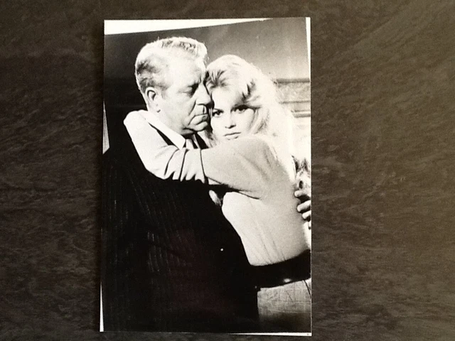 PHOTO NOIR ET Blanc Brigitte Bardot Avec Gabin - 90410 EUR 3,50