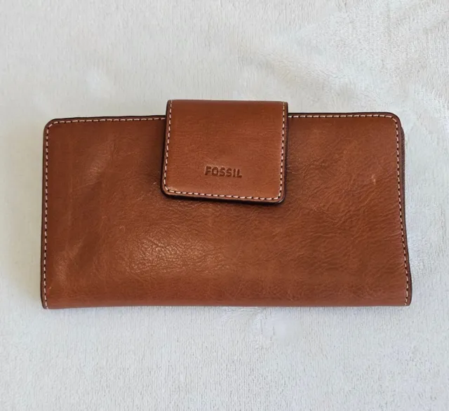 FOSSIL Women’s Logan RFID Tab Clutch Wallet Cognac Brown Leather